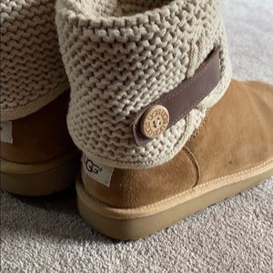 *RARE* Tan Ugg boots (wear two ways)